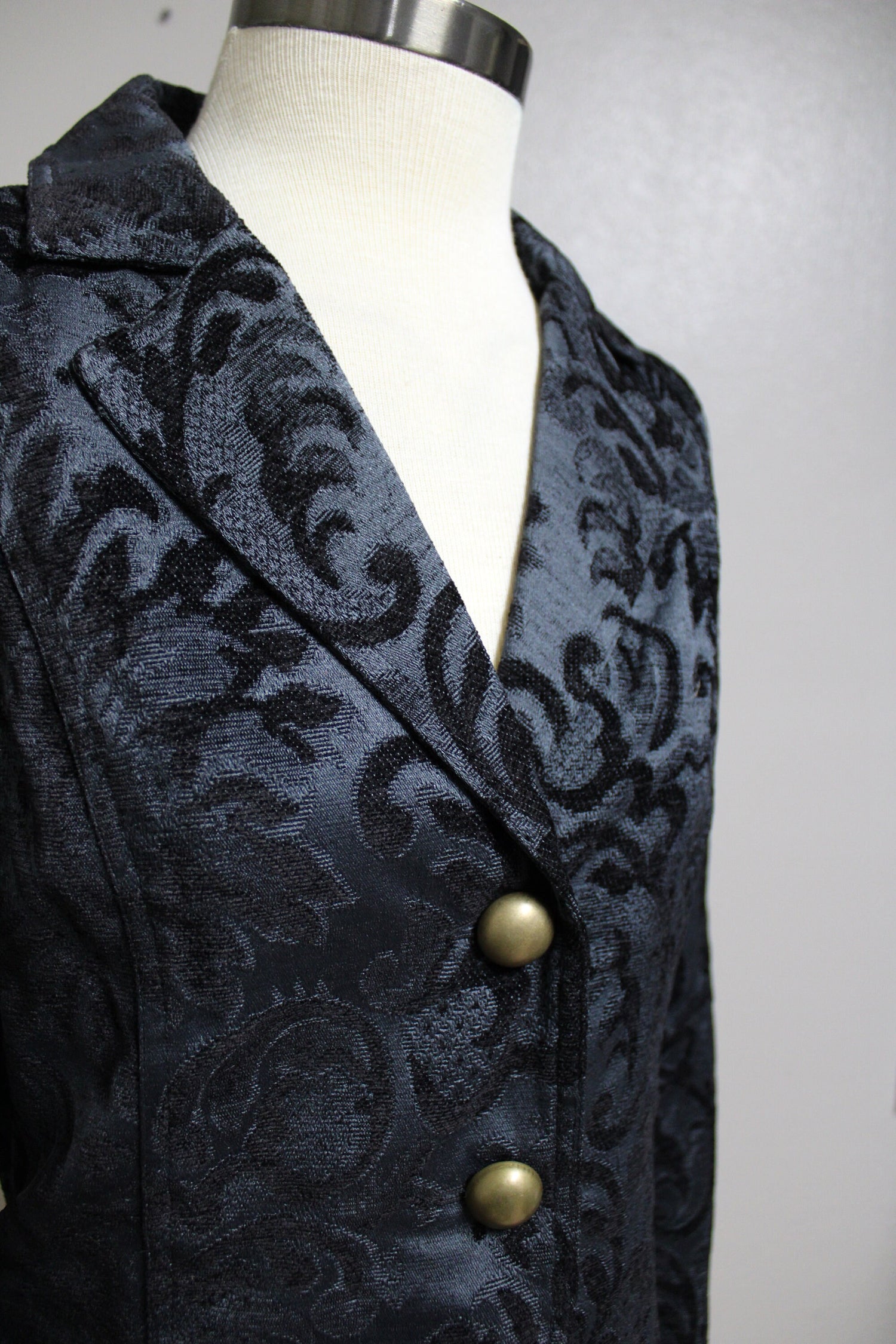 Distressed Gothic Vampire Pirate Brocade Jacket Size L /XL Lord and Lady Towers